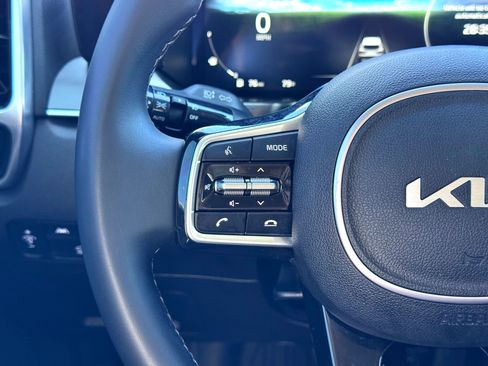 Used 2023 Kia Sorento SX image 24