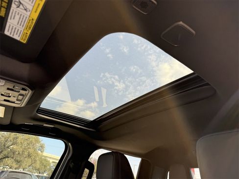 Used 2024 Toyota Tacoma Limited image 20