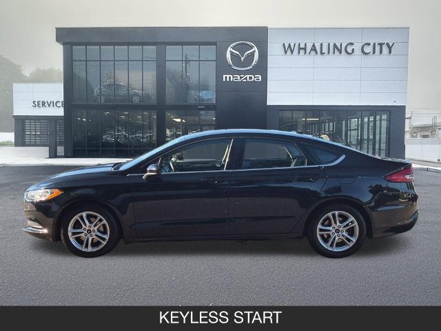 Used 2018 Ford Fusion SE w/ Fusion SE Technology Package FWD image 5