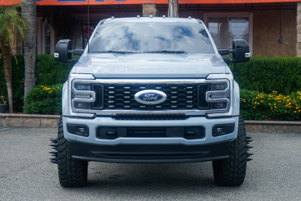 Used 2025 Ford F450 Platinum w/ FX4 Off-Road Package AWD/4WD image 3