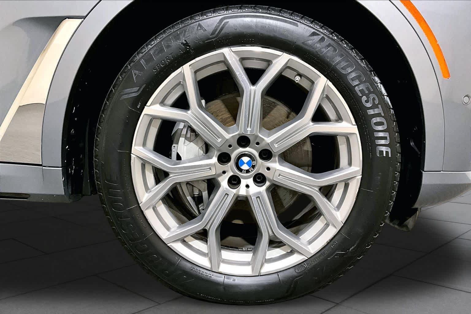 Used 2023 BMW X7 xDrive40i w/ Executive Package AWD/4WD image 10