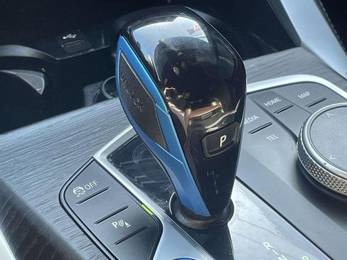 Used 2023 BMW i4 eDrive40 w/ M Sport Package image 7