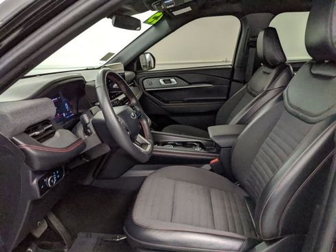 Certified 2025 Ford Explorer ST-Line w/ ST-Line Street Pack image 23