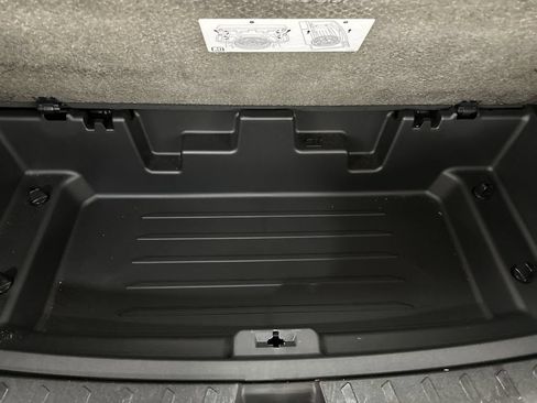 Used 2023 Chevrolet Traverse LT w/ LPO, Floor Liner Package AWD/4WD image 24