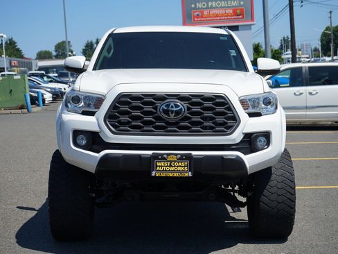 Used 2021 Toyota Tacoma SR5 w/ Technology Package AWD/4WD image 8