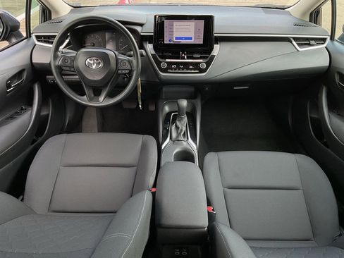 Used 2025 Toyota Corolla LE image 19