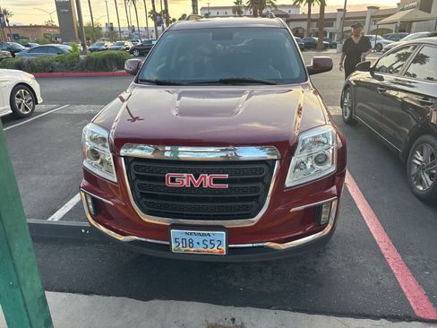 Used 2017 GMC Terrain SLE w/ Driver Alert Package I AWD/4WD image 2
