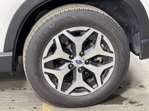 Used 2023 Subaru Forester Premium image 40