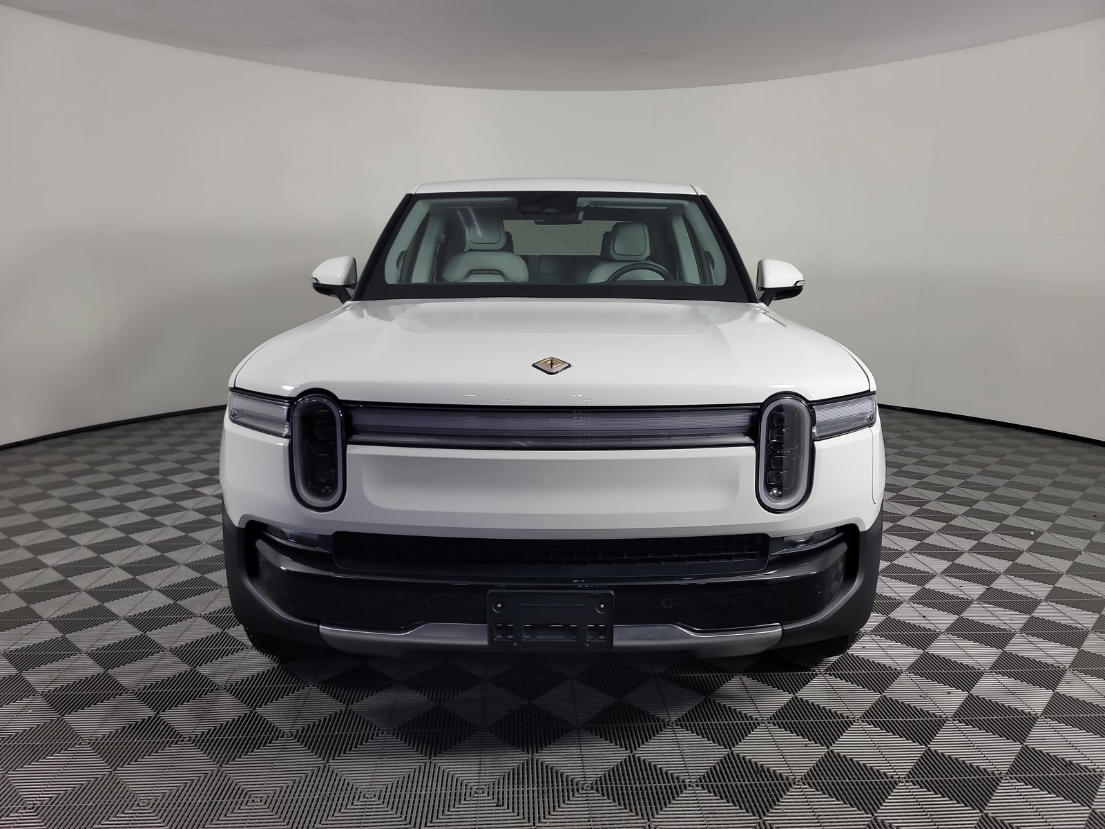 Used 2025 Rivian R1T Adventure Dual AWD/4WD image 8