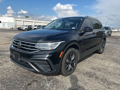 Used 2024 Volkswagen Tiguan SE w/ MDO Package, Three-Row image 2