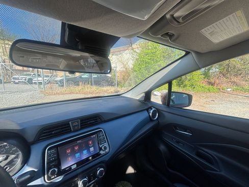 Used 2025 Nissan Versa SV FWD image 35