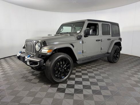 Used 2022 Jeep Wrangler Unlimited Sahara AWD/4WD image 4