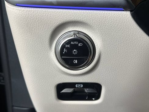 Certified 2026 Mercedes-Benz C 300 4MATIC Sedan image 34