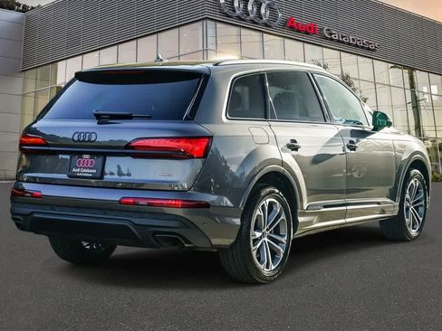 Used 2026 Audi Q7 2.0T Premium w/ Convenience Plus Package AWD/4WD image 4