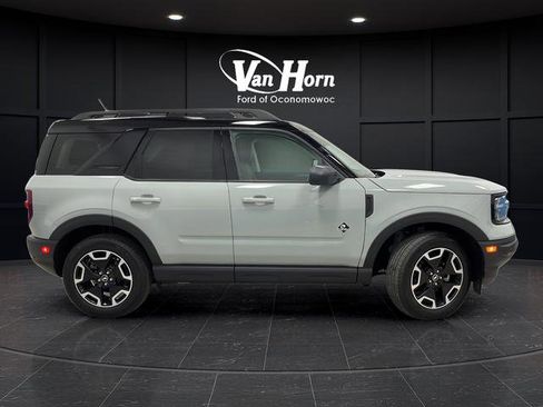 Used 2024 Ford Bronco Sport Outer Banks w/ Tech Package image 2