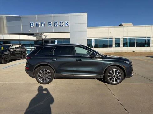 Used 2021 Lincoln Corsair Reserve image 2