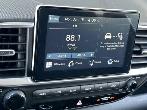 Used 2026 Hyundai Venue SE FWD image 17