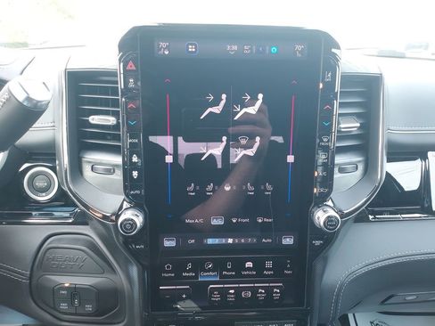 New 2026 RAM 2500 Limited AWD/4WD image 25