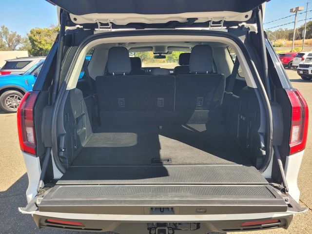Certified 2025 Ford Expedition Max Active AWD/4WD image 8