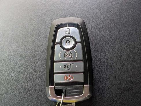 Used 2023 Ford Explorer XLT w/ Equipment Group 202A AWD/4WD image 32