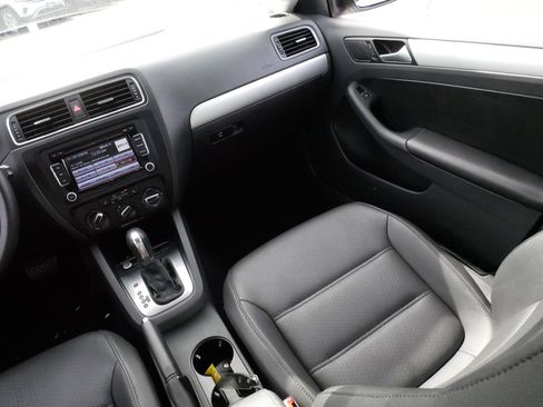 Used 2014 Volkswagen Jetta SE image 11