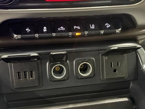 Used 2015 GMC Sierra 1500 SLT w/ SLT Crew Cab Value Package AWD/4WD image 34