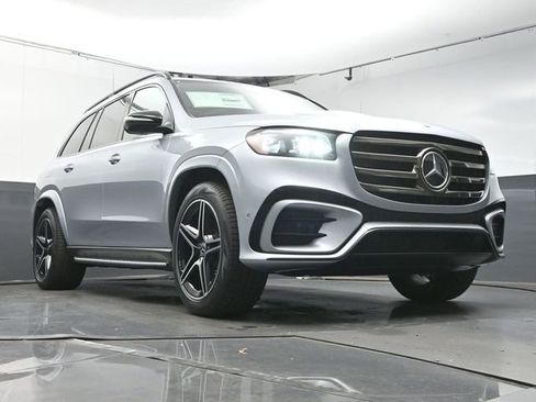 Used 2026 Mercedes-Benz GLS 450 4MATIC image 35