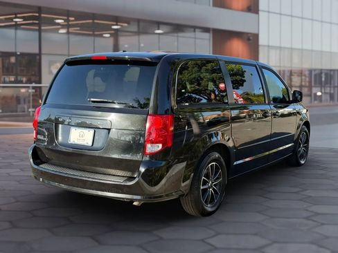 Used 2016 Dodge Grand Caravan SE FWD image 6