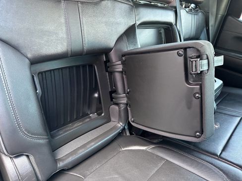 Used 2021 Chevrolet Silverado 1500 High Country w/ Technology Package image 31