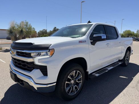 Used 2025 Chevrolet Silverado 1500 LT image 1