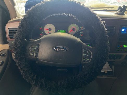 Used 2006 Ford F350 Lariat image 7