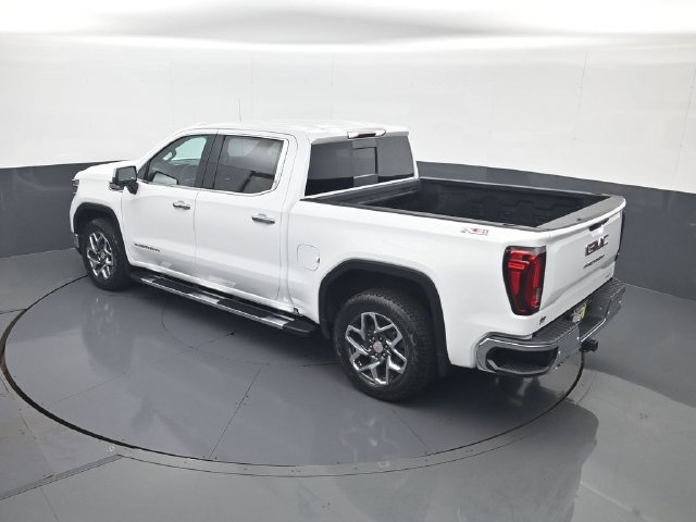 Used 2023 GMC Sierra 1500 SLT w/ SLT Premium Plus Package AWD/4WD image 19