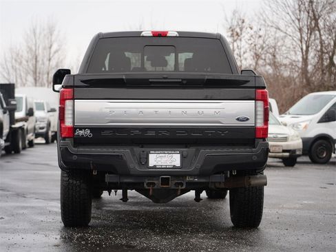 Used 2019 Ford F250 Platinum w/ Platinum Ultimate Package image 4
