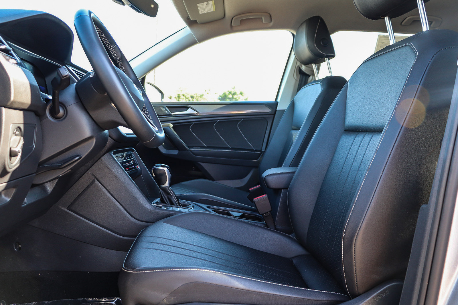 Used 2023 Volkswagen Tiguan SE FWD image 18