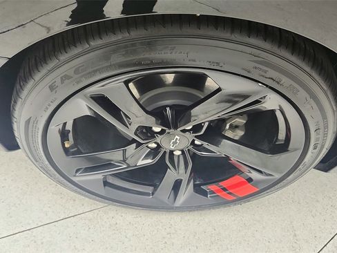 Certified 2021 Chevrolet Camaro LT image 25