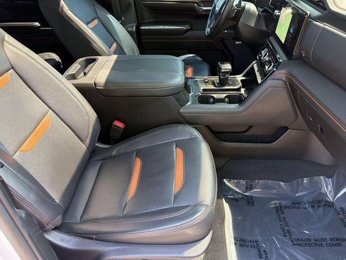 Used 2024 GMC Sierra 1500 AT4 w/ Technology Package AWD/4WD image 23