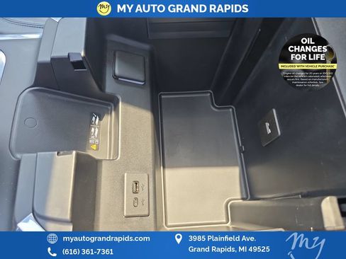 Used 2024 Chevrolet Silverado 3500 High Country w/ Technology Package AWD/4WD image 27