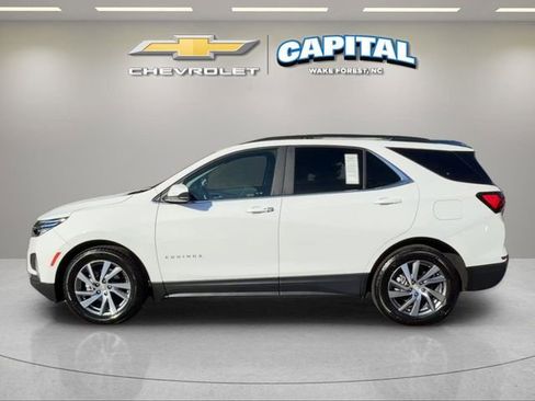 Used 2022 Chevrolet Equinox LT FWD image 2