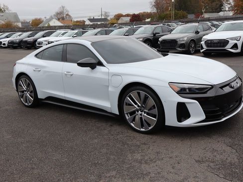 Used 2022 Audi e-tron GT Prestige w/ Prestige Package image 3