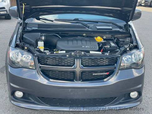 Used 2016 Dodge Grand Caravan SXT image 19