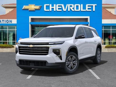 New 2025 Chevrolet Traverse LT w/ Driver Confidence Package image 6