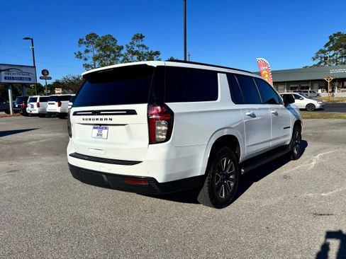 Used 2022 Chevrolet Suburban Z71 w/ Luxury Package image 5
