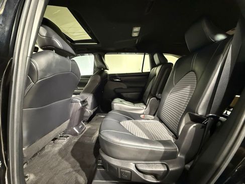 Used 2023 Toyota Highlander XSE AWD/4WD image 20