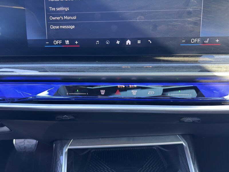 Used 2025 BMW i7 eDrive50 w/ M Sport Package RWD image 59