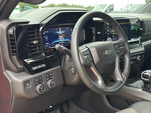 Used 2023 Chevrolet Silverado 1500 ZR2 w/ Technology Package AWD/4WD image 17