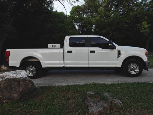 Used 2020 Ford F250 XL w/ Power Equipment Group RWD image 3