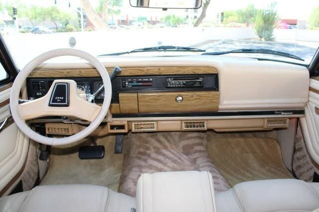 Used 1990 Jeep Grand Wagoneer AWD/4WD image 6