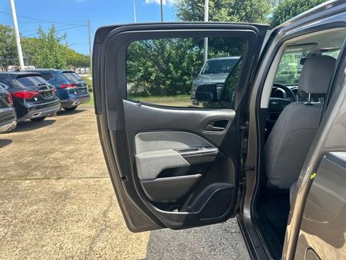 Used 2017 Chevrolet Colorado W/T w/ Custom Special Edition AWD/4WD image 22