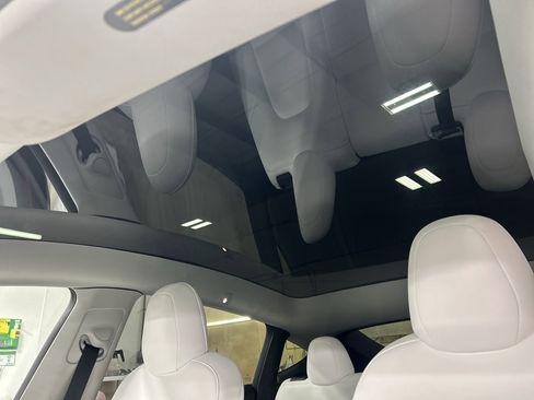 Used 2023 Tesla Model Y Long Range image 18