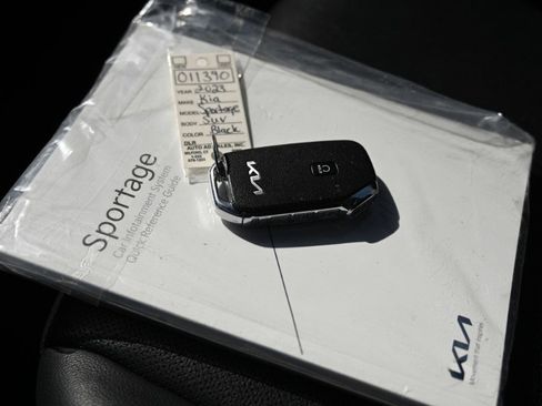 Used 2023 Kia Sportage SX AWD/4WD image 32